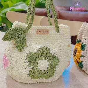 Top 5 mẫu túi xách len cho mùa hè năng động